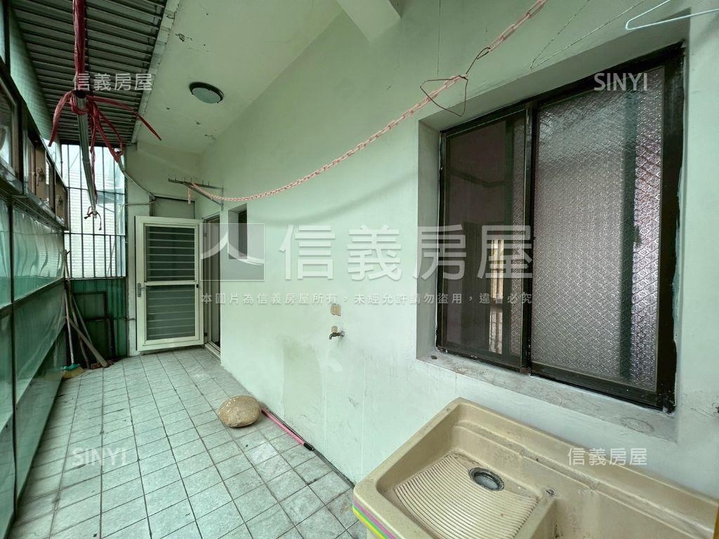 近交流道視野佳大透天房屋室內格局與周邊環境