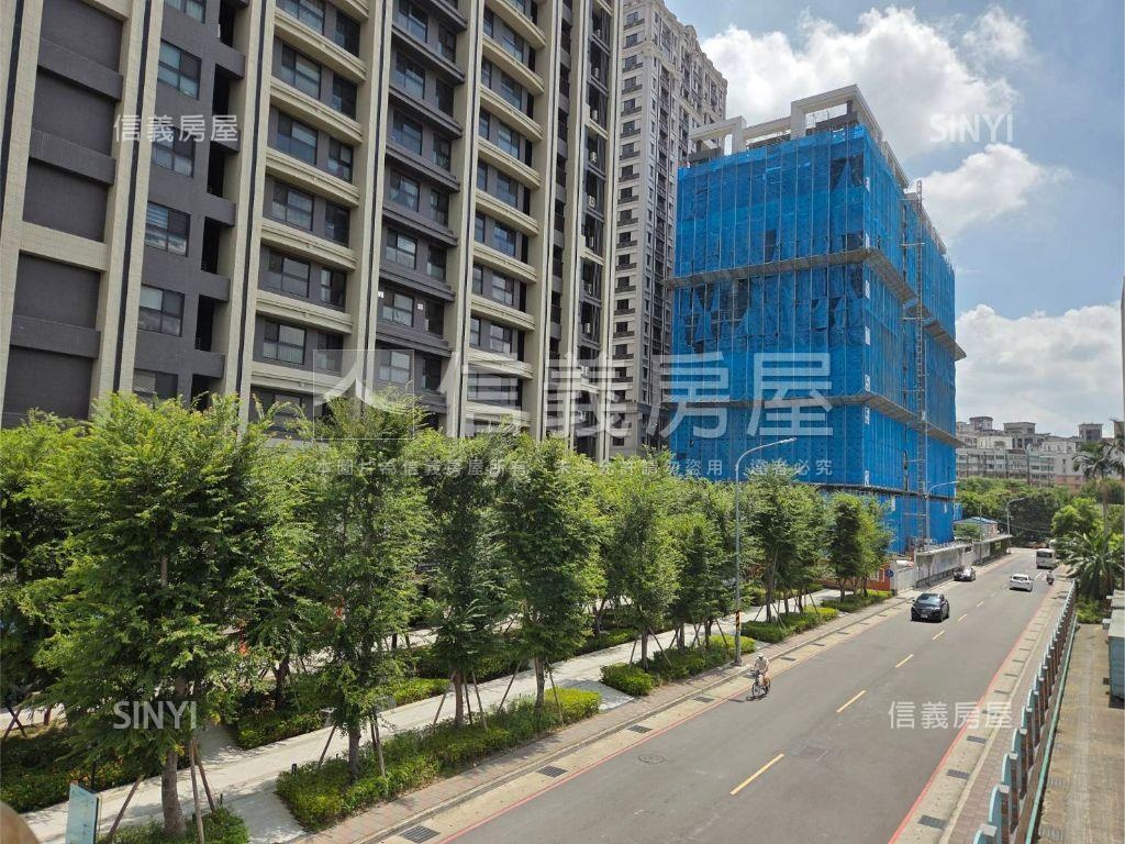 立信天朗黃金店面車位房屋室內格局與周邊環境