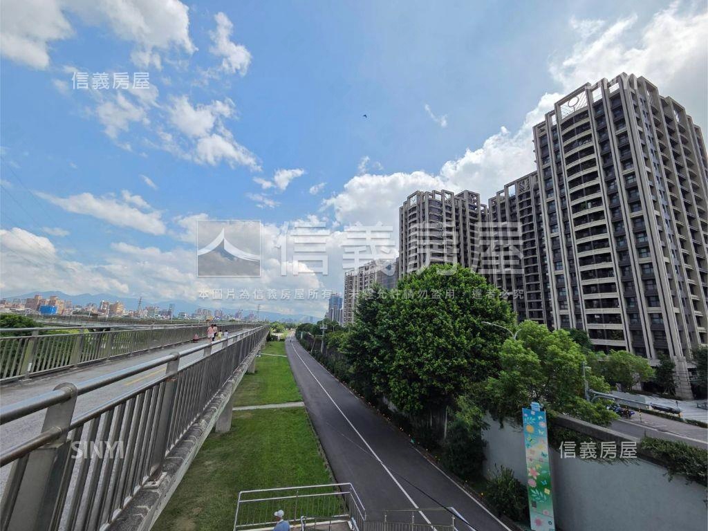 立信天朗黃金店面車位房屋室內格局與周邊環境