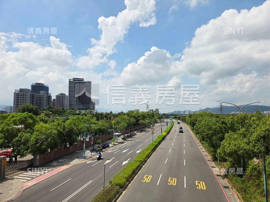 立信天朗黃金店面車位房屋室內格局與周邊環境