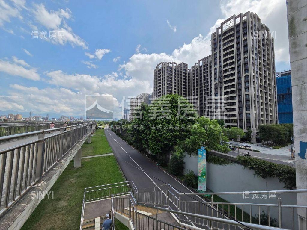 立信天朗黃金店面車位房屋室內格局與周邊環境