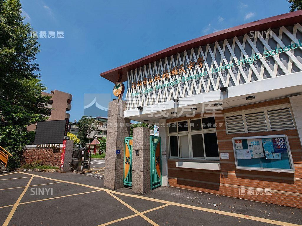 立信天朗黃金店面車位房屋室內格局與周邊環境