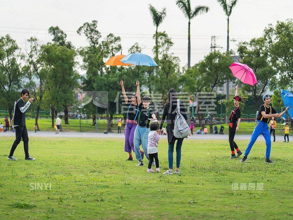 立信天朗黃金店面車位房屋室內格局與周邊環境