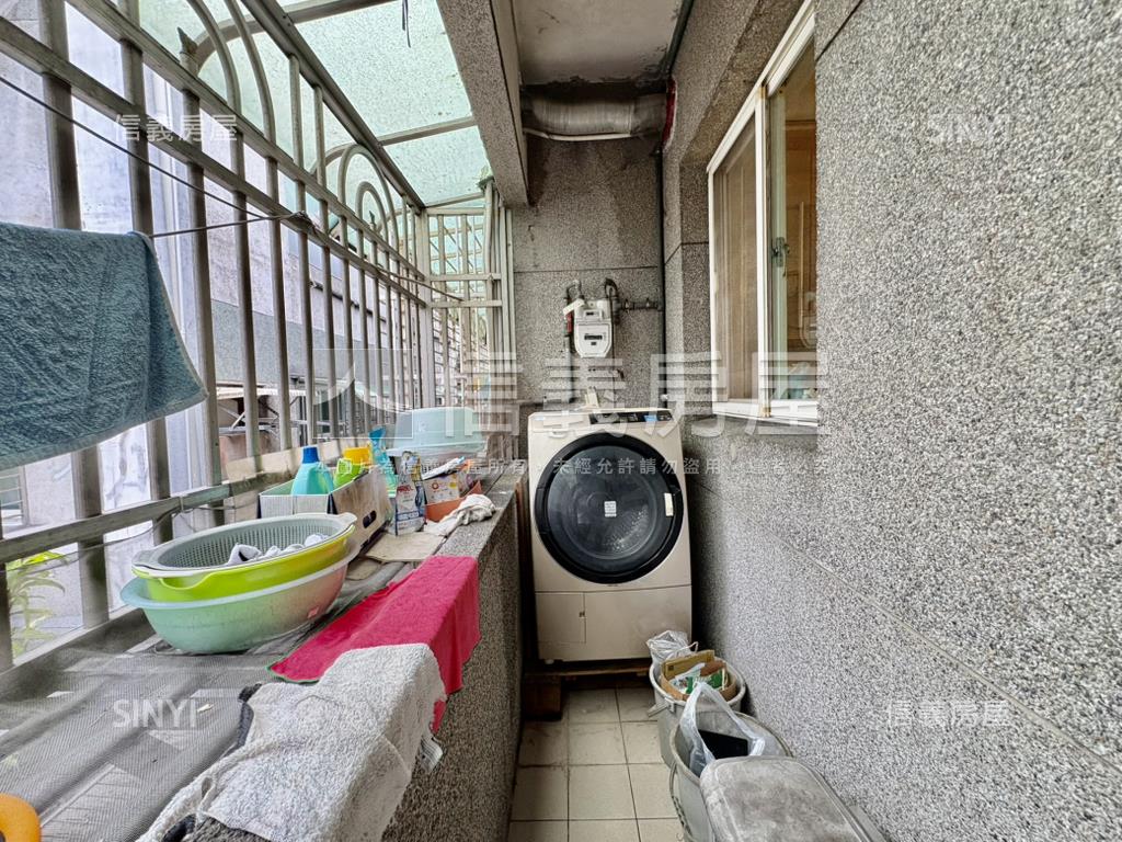 松江南京方正朝南３房房屋室內格局與周邊環境