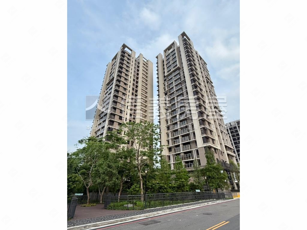 湖濱城旁熱鬧店面稀有釋出房屋室內格局與周邊環境