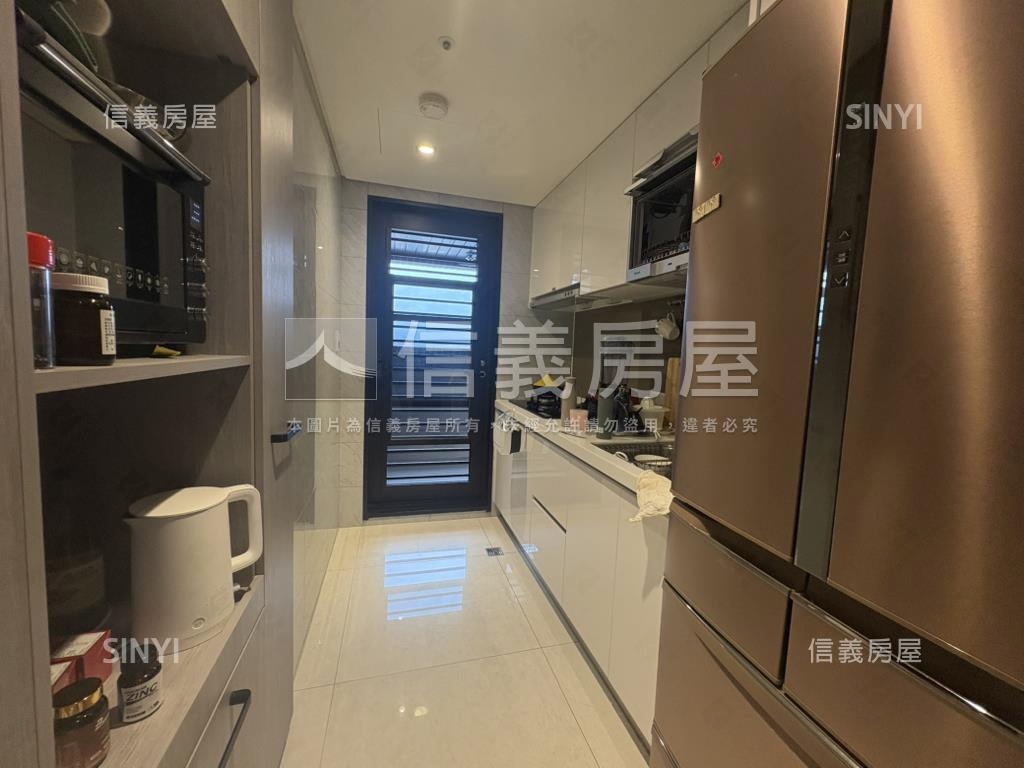 冠德精美兩房帶車位房屋室內格局與周邊環境