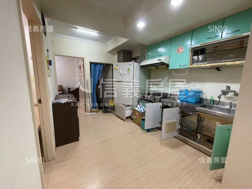 西門商圈電梯３房房屋室內格局與周邊環境