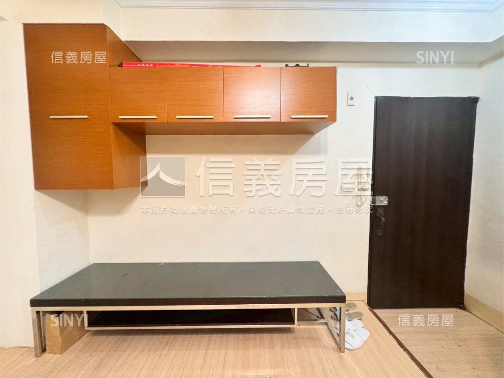 西門商圈電梯３房房屋室內格局與周邊環境