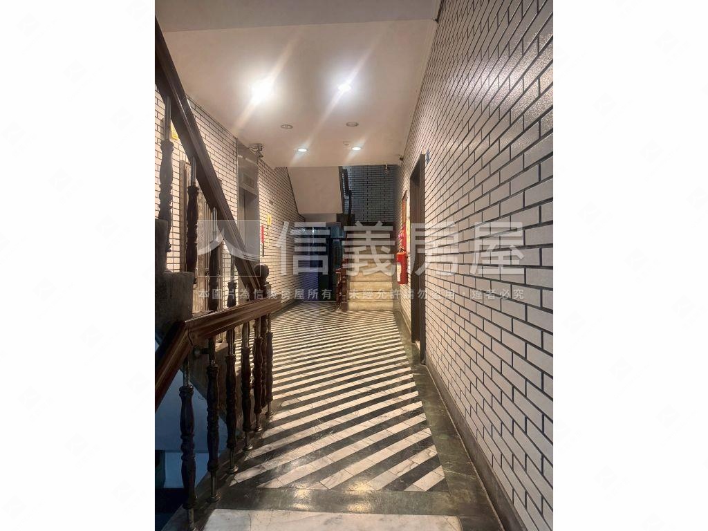 西門商圈電梯３房房屋室內格局與周邊環境