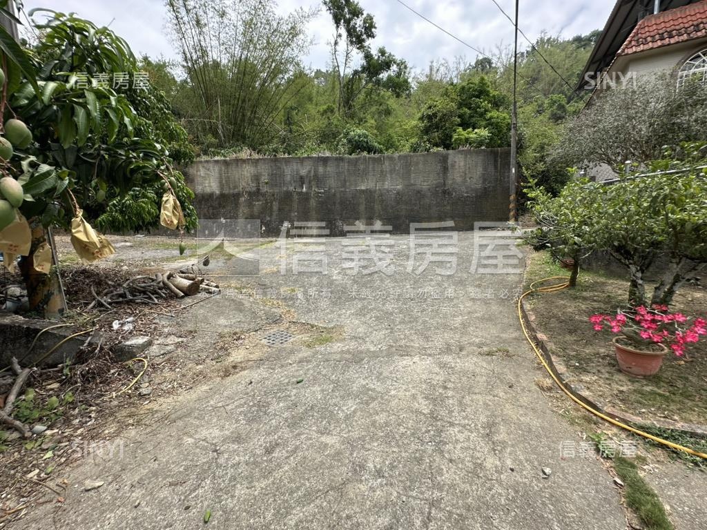 大社土地柑宅巷山坡地房屋室內格局與周邊環境