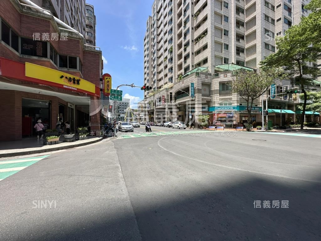 河堤商圈正路金店面附平車房屋室內格局與周邊環境