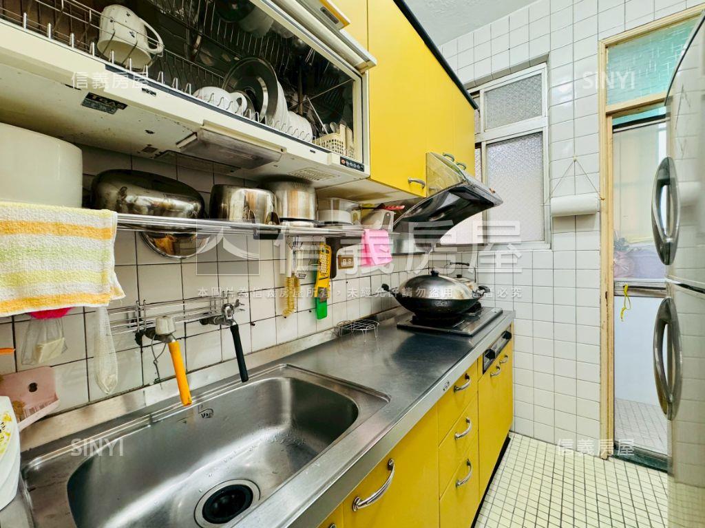 連峰街田園方正美寓房屋室內格局與周邊環境