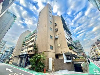 專任台大邊間花園坡平車位