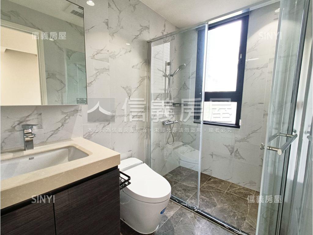 精銳闊漂亮裝潢三房平車房屋室內格局與周邊環境