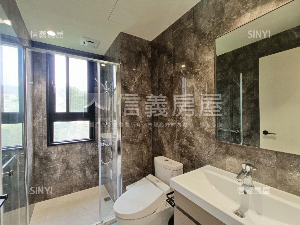 精銳闊漂亮裝潢三房平車房屋室內格局與周邊環境