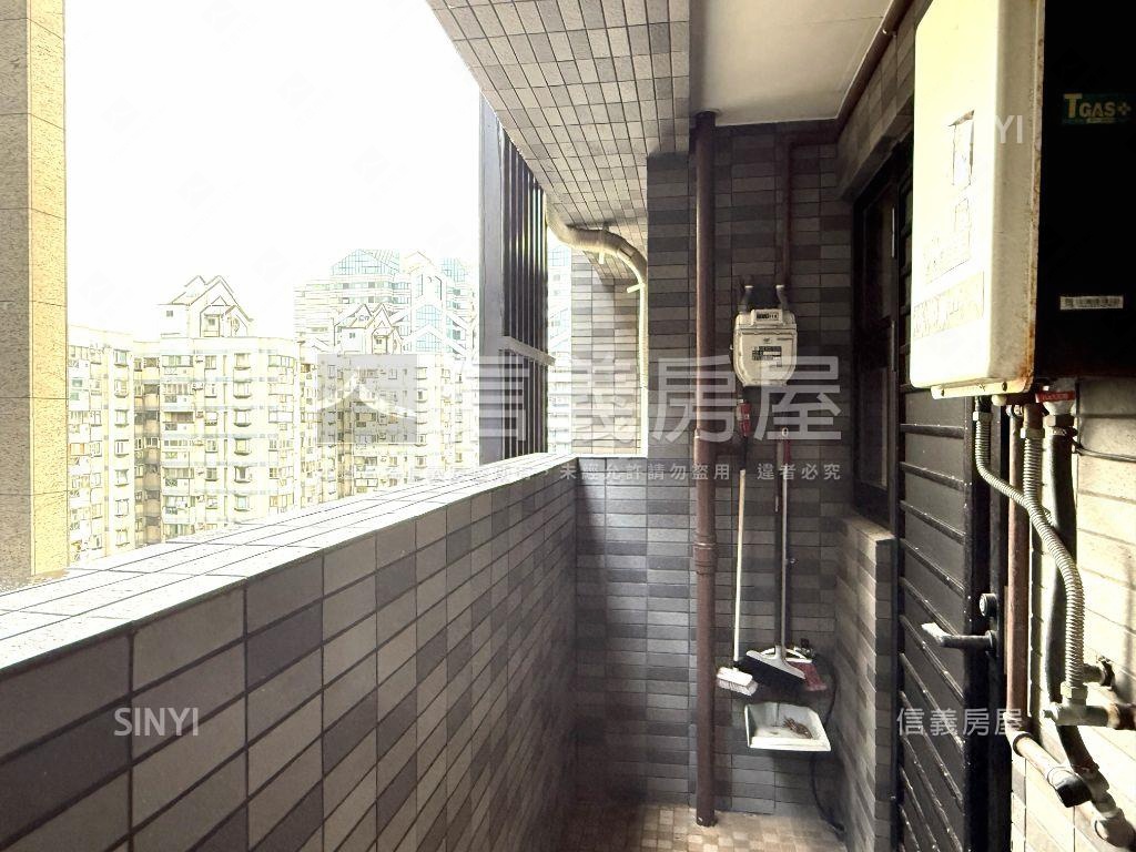 海華星鑽高樓景觀戶房屋室內格局與周邊環境