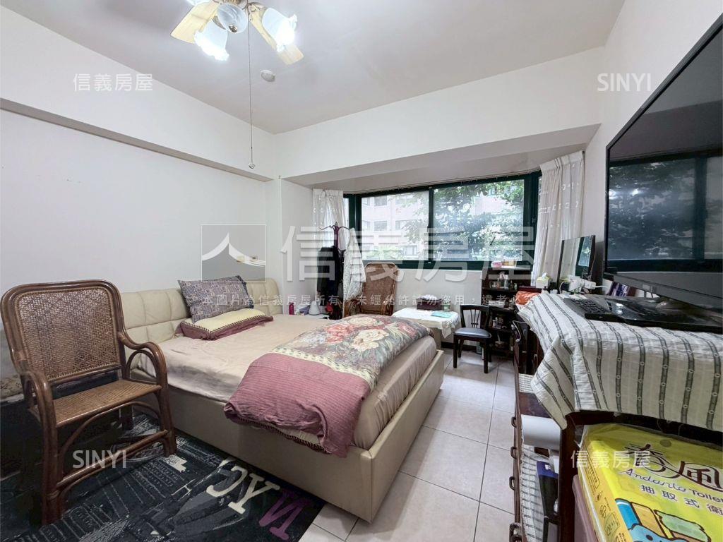 凱薩宮廷中山路大四房房屋室內格局與周邊環境