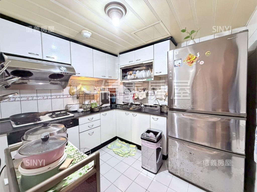 凱薩宮廷中山路大四房房屋室內格局與周邊環境