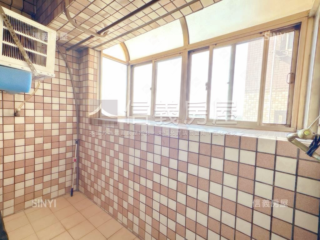 凱悅面學校高樓房屋室內格局與周邊環境