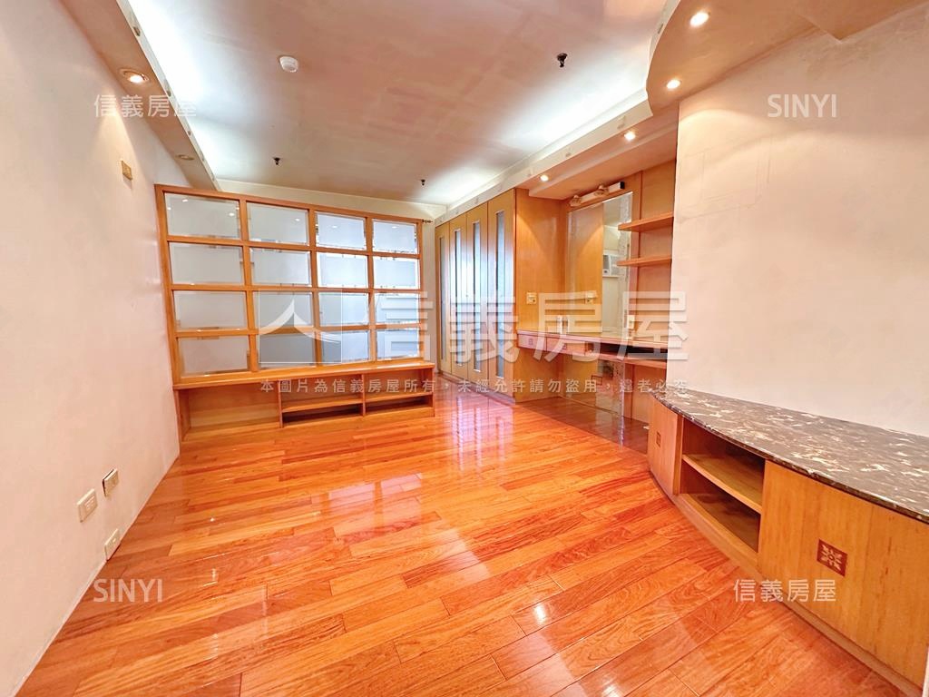 凱悅面學校高樓房屋室內格局與周邊環境