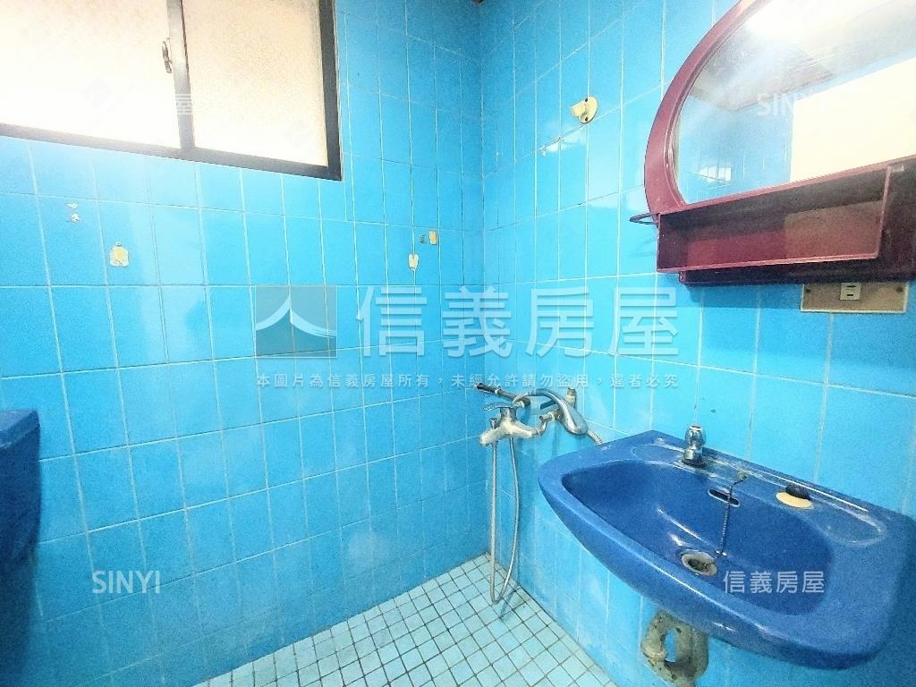 近Ｇ７。小資捷運採光宅房屋室內格局與周邊環境