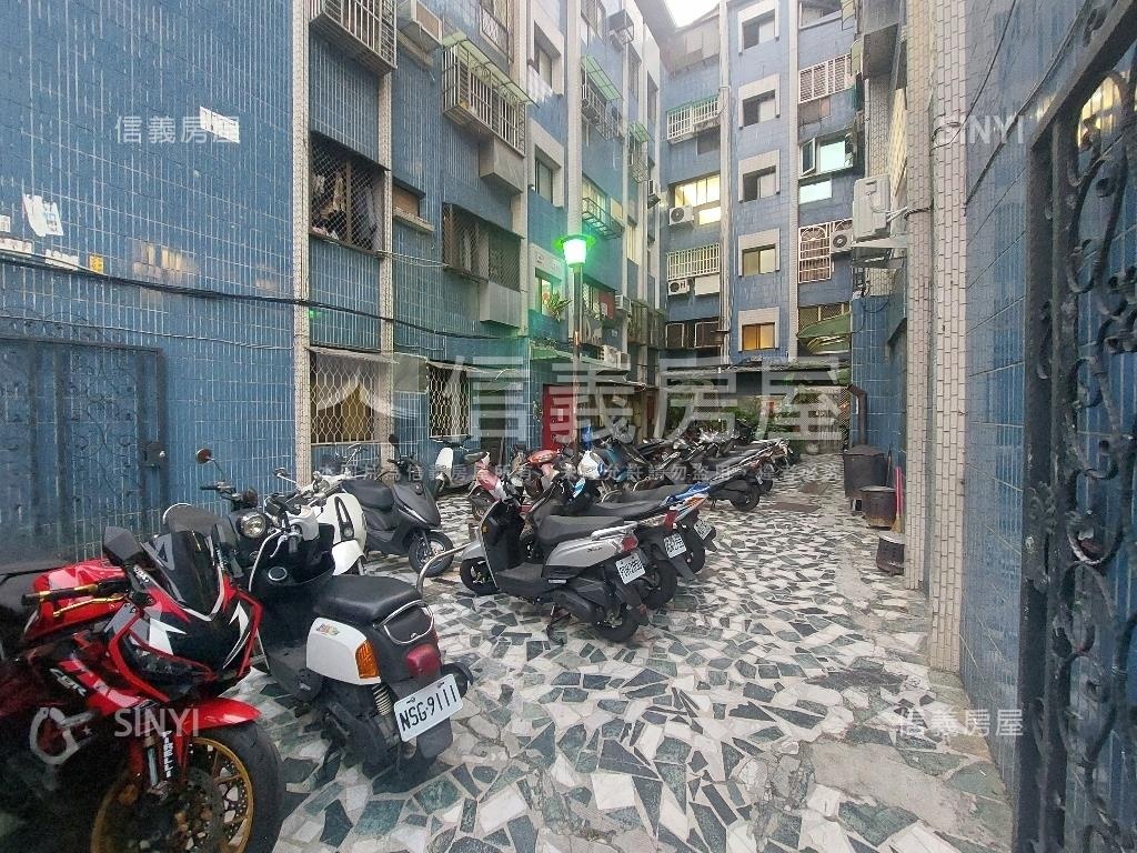 近Ｇ７。小資捷運採光宅房屋室內格局與周邊環境