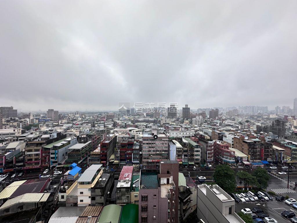 遠眺市景★慕光★舒適兩房房屋室內格局與周邊環境