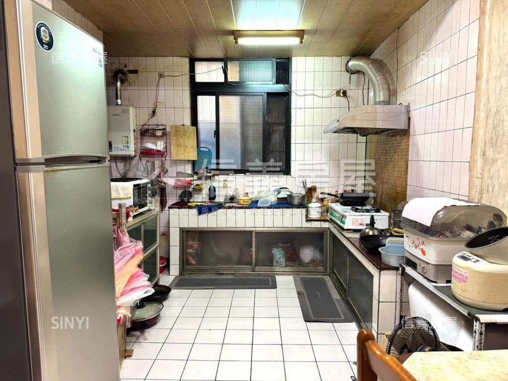 膝蓋救星稀有一樓公寓房屋室內格局與周邊環境