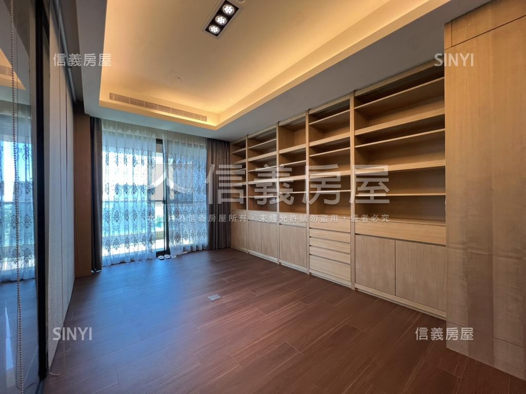 玉帶環腰帝皇居所房屋室內格局與周邊環境