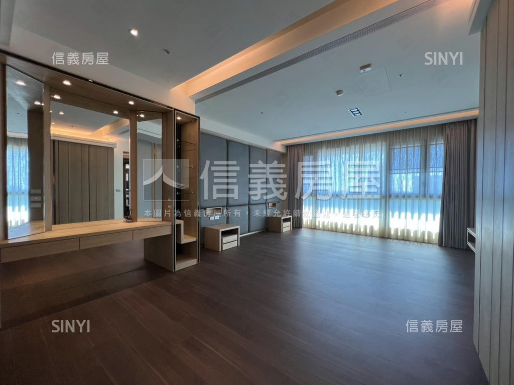 玉帶環腰帝皇居所房屋室內格局與周邊環境