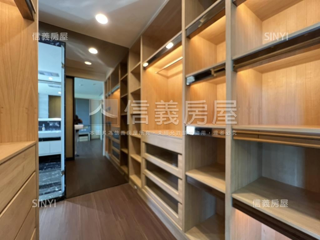 玉帶環腰帝皇居所房屋室內格局與周邊環境