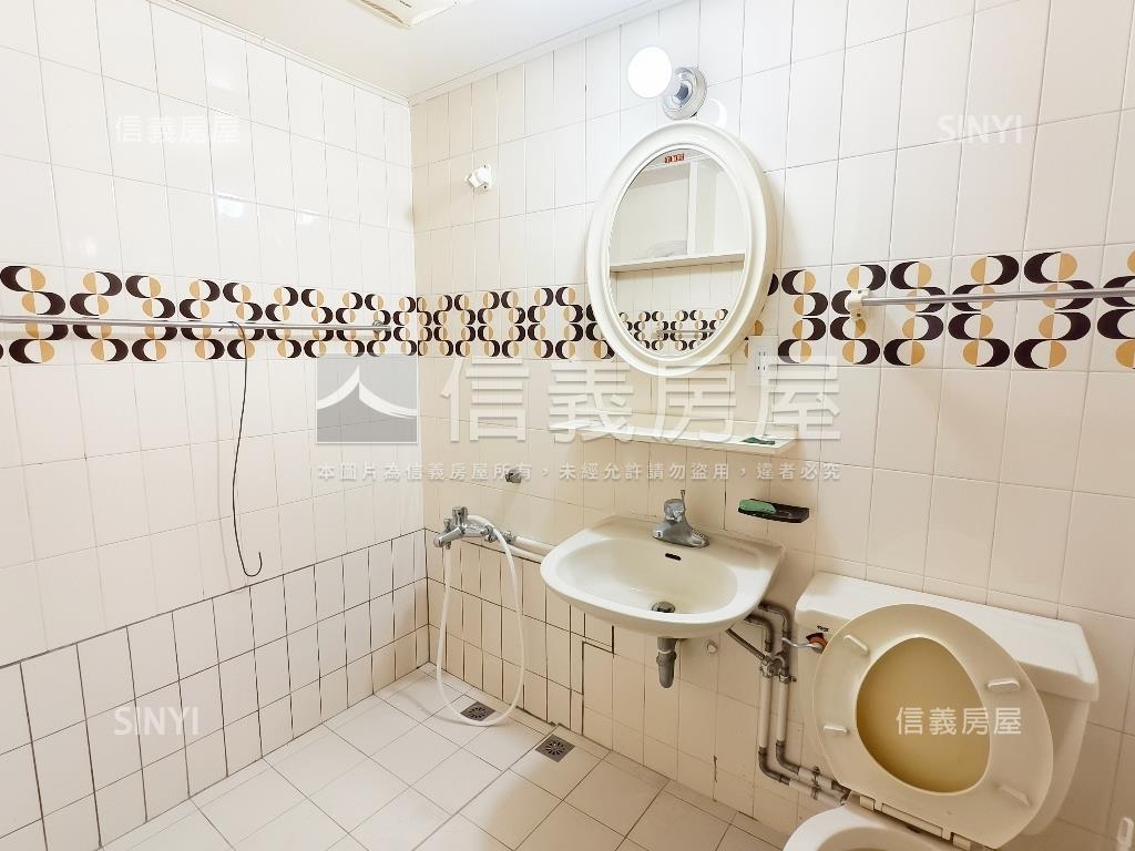 永安自由大廈三房車位房屋室內格局與周邊環境