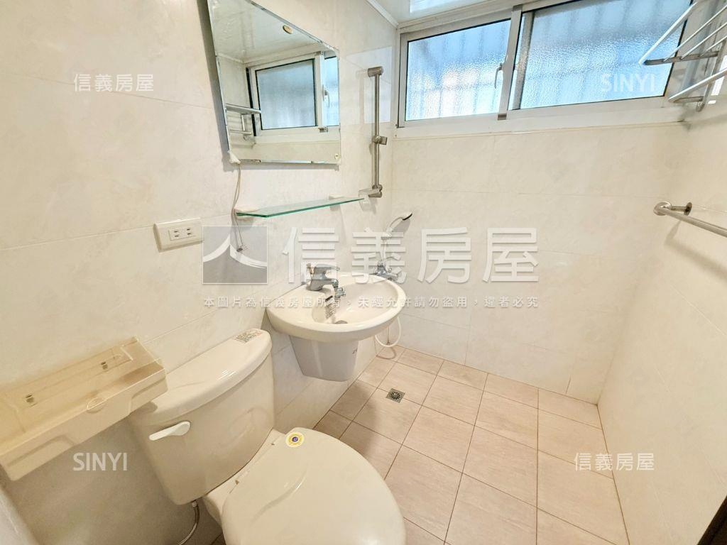 忠孝正路邊間金店房屋室內格局與周邊環境