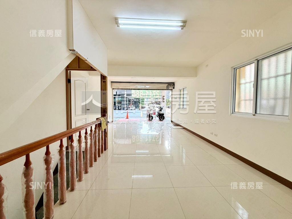 忠孝正路邊間金店房屋室內格局與周邊環境