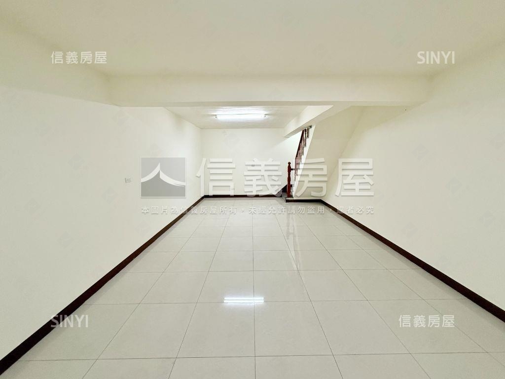 忠孝正路邊間金店房屋室內格局與周邊環境