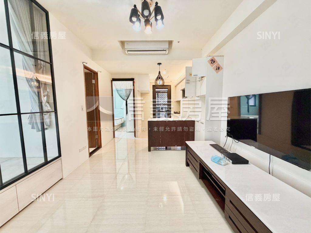 專任雙捷晶華高樓方正２房房屋室內格局與周邊環境