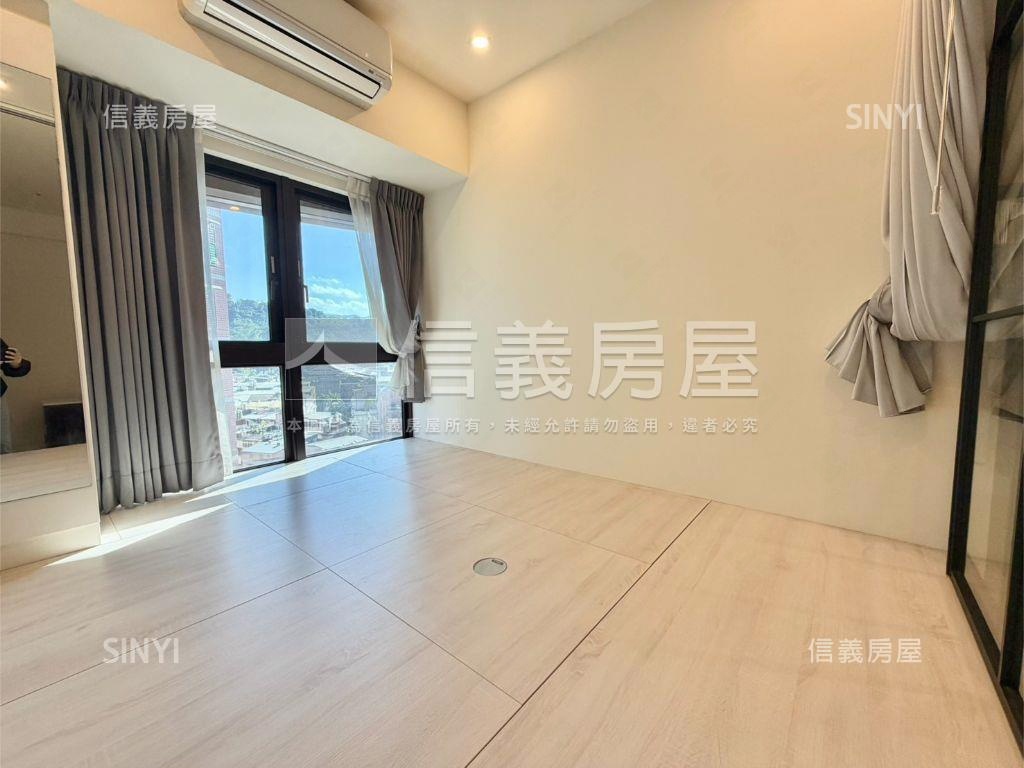 專任雙捷晶華高樓方正２房房屋室內格局與周邊環境