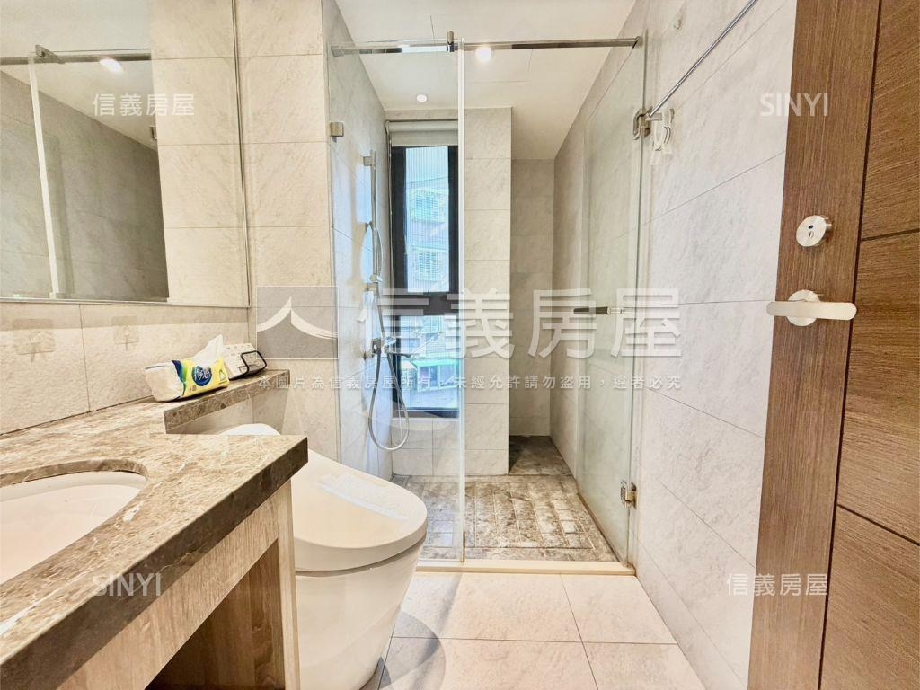 專任雙捷晶華高樓方正２房房屋室內格局與周邊環境