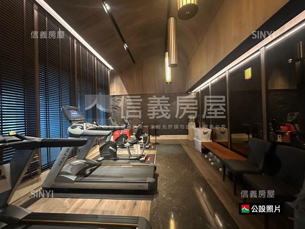 專任雙捷晶華高樓方正２房房屋室內格局與周邊環境