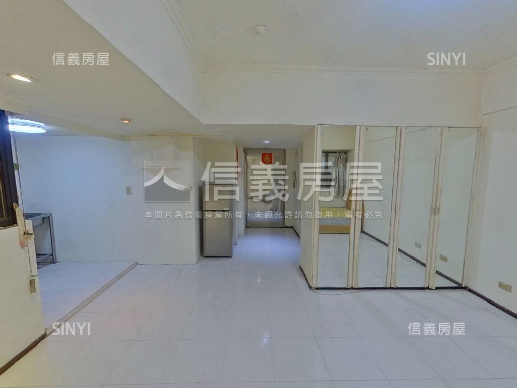 聖羅蘭邊間低總大套房屋室內格局與周邊環境