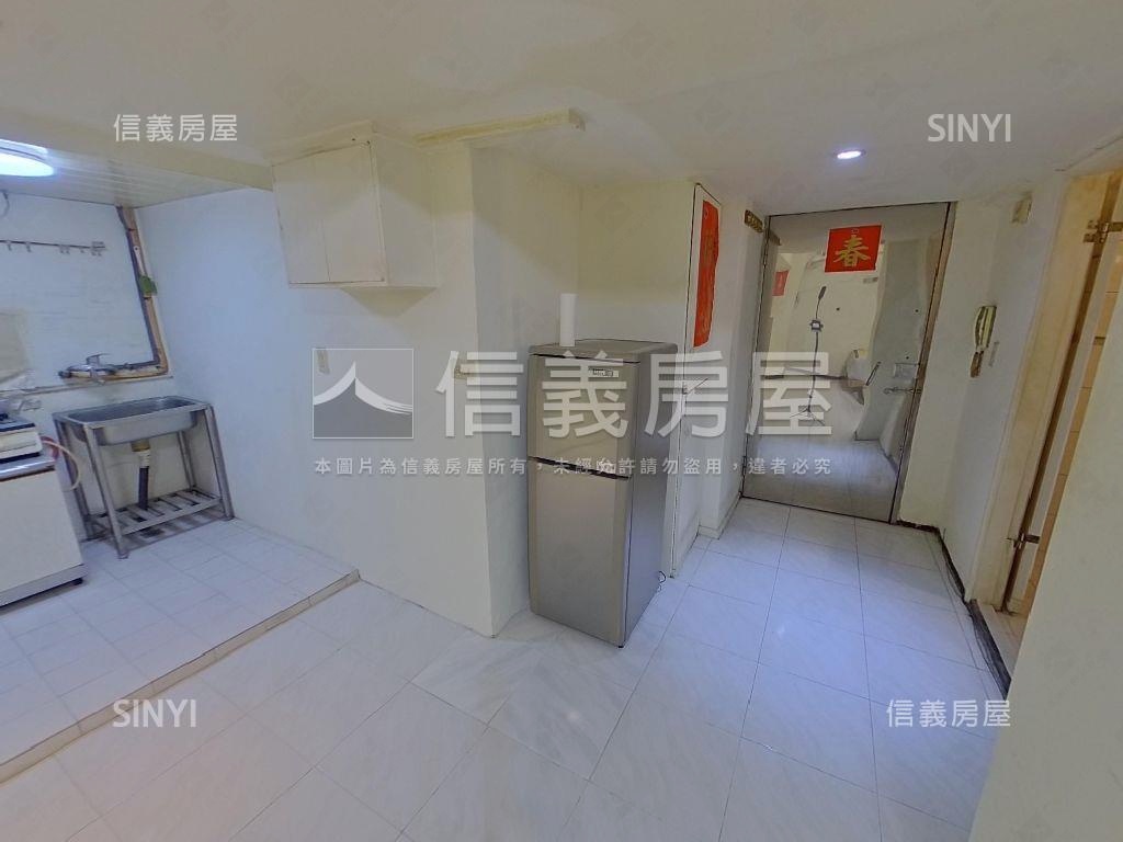 聖羅蘭邊間低總大套房屋室內格局與周邊環境