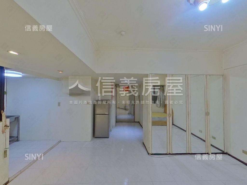 聖羅蘭邊間低總大套房屋室內格局與周邊環境