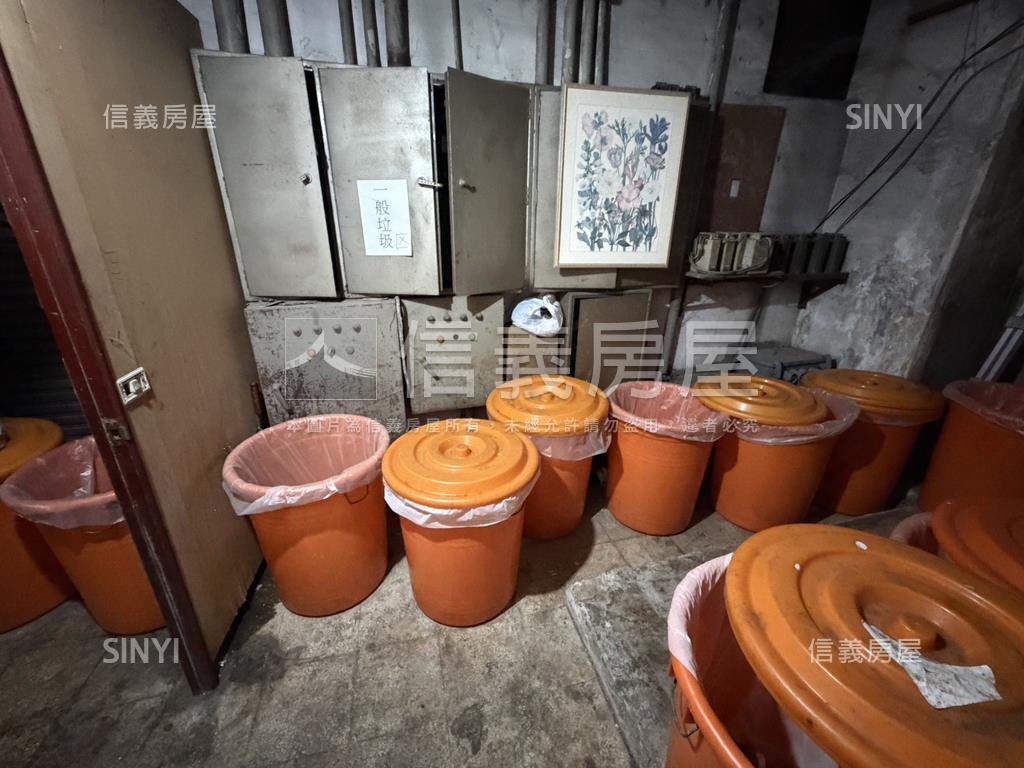 聖羅蘭邊間低總大套房屋室內格局與周邊環境