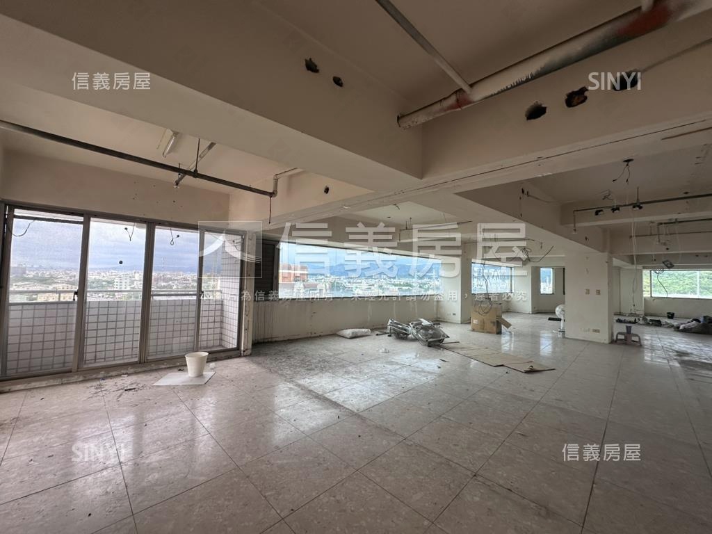 市區高樓整層商辦房屋室內格局與周邊環境