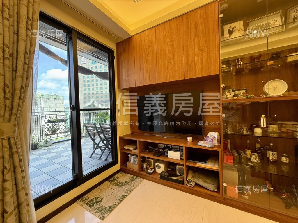 昇陽城中遠景露臺兩房豪邸房屋室內格局與周邊環境