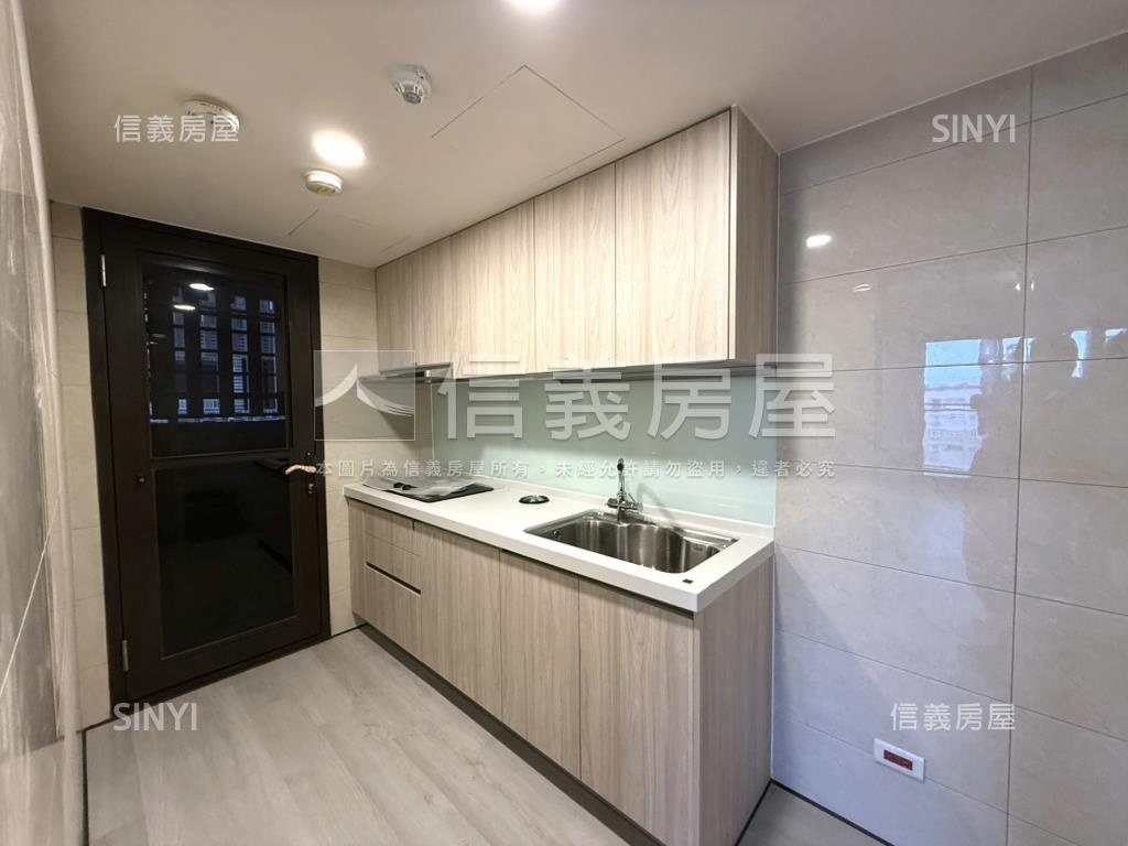 合雄新站景觀兩房車位房屋室內格局與周邊環境