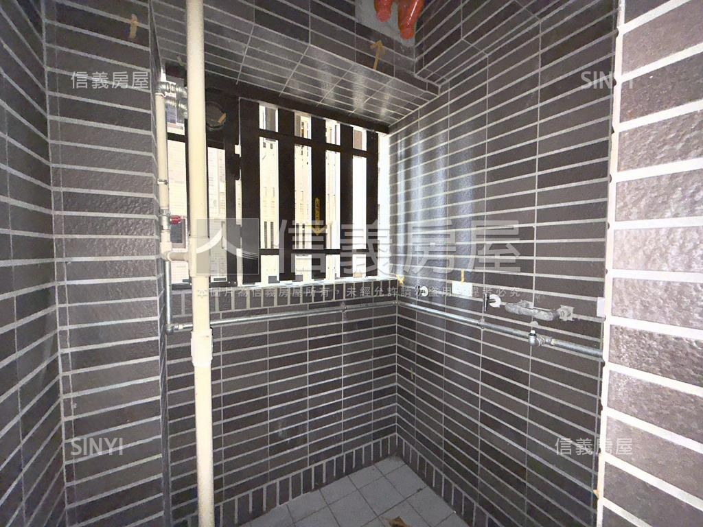 合雄新站景觀兩房車位房屋室內格局與周邊環境