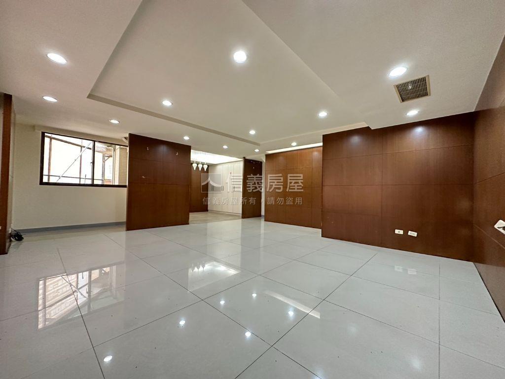 一中街大坪數面寬角間透店房屋室內格局與周邊環境