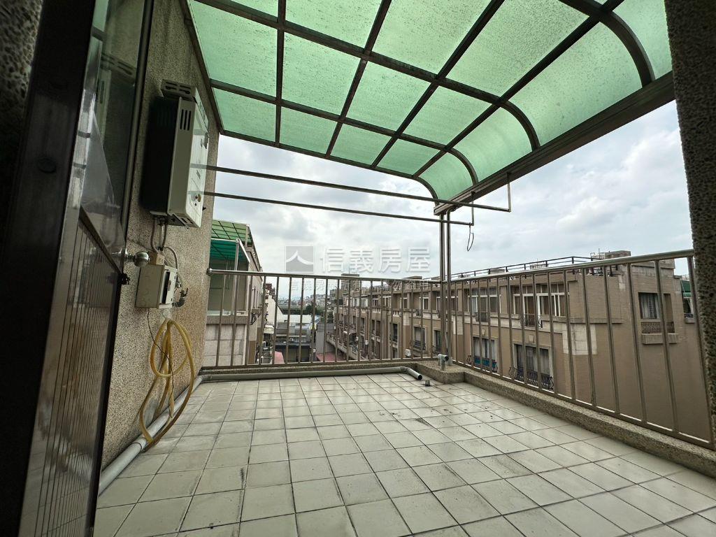 一中街大坪數面寬角間透店房屋室內格局與周邊環境