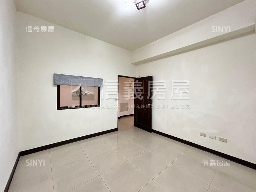 近樹義朝南震後臨路透天房屋室內格局與周邊環境